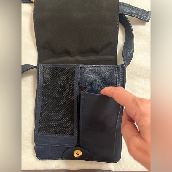 J.P. Ourse & Cie Navy Blue cross body / travel bag. Made in Bolivia - Picture 2 of 10